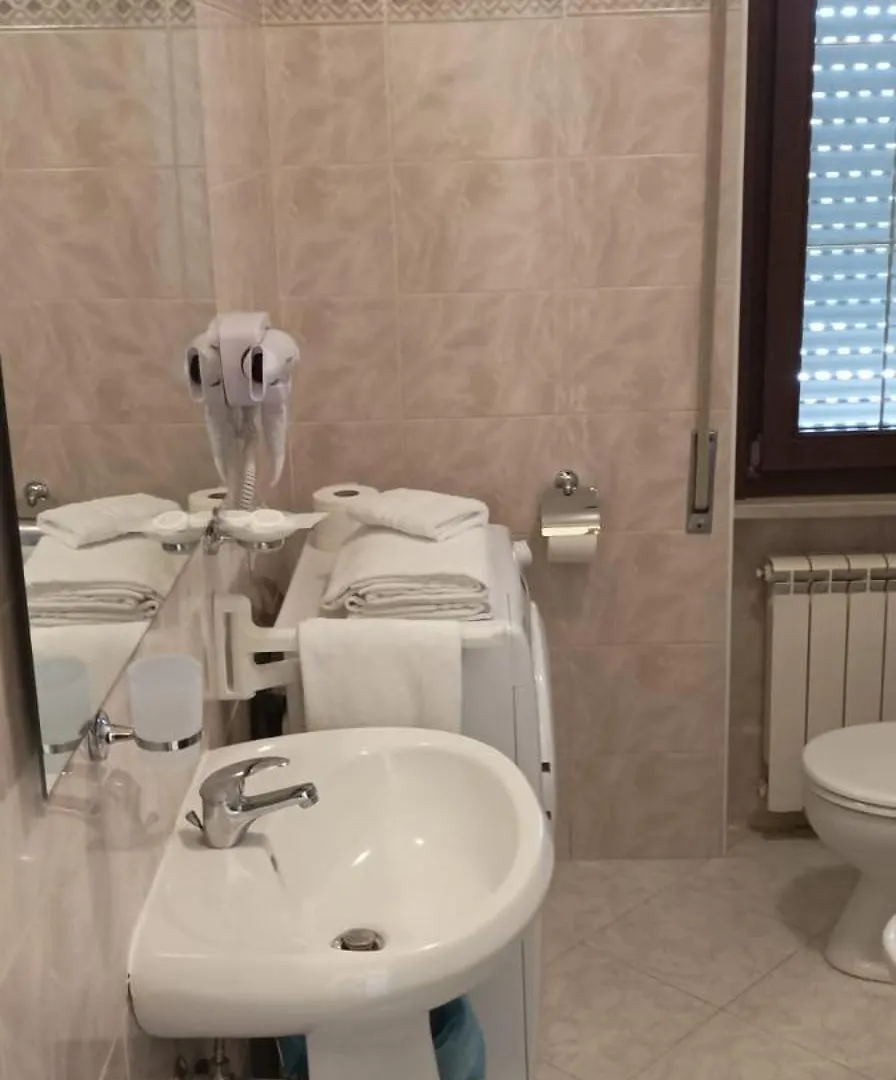 Apartment Suite - 2 Camere Da Letto - Fiumicino Aeroporto E Fiera Italy