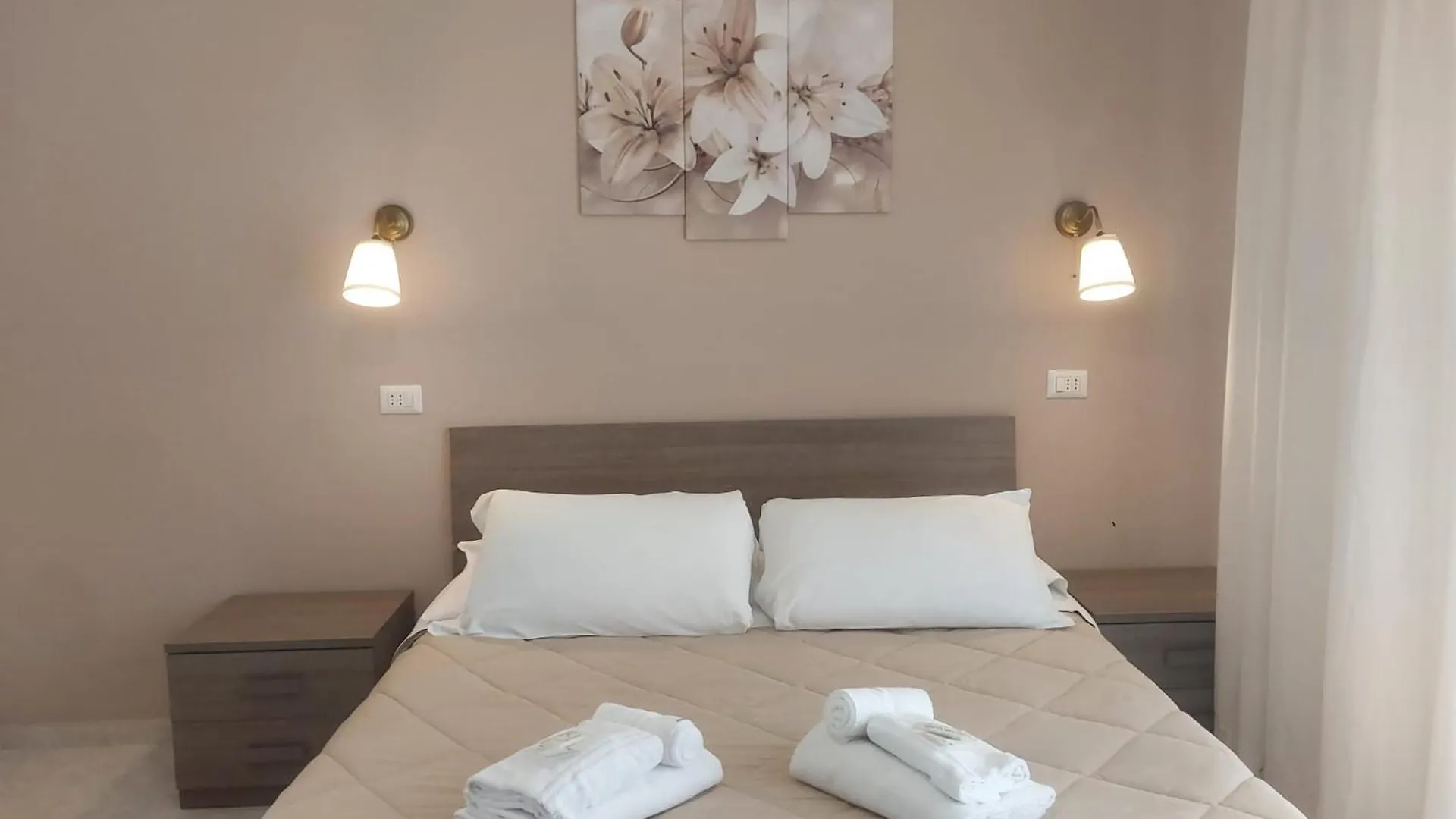 Suite - 2 Camere Da Letto - Fiumicino Aeroporto E Fiera contacts